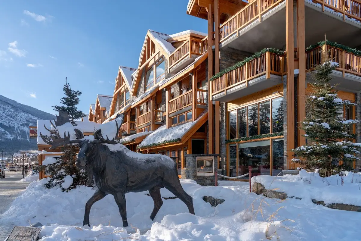 Moose Hotel &amp; Suites