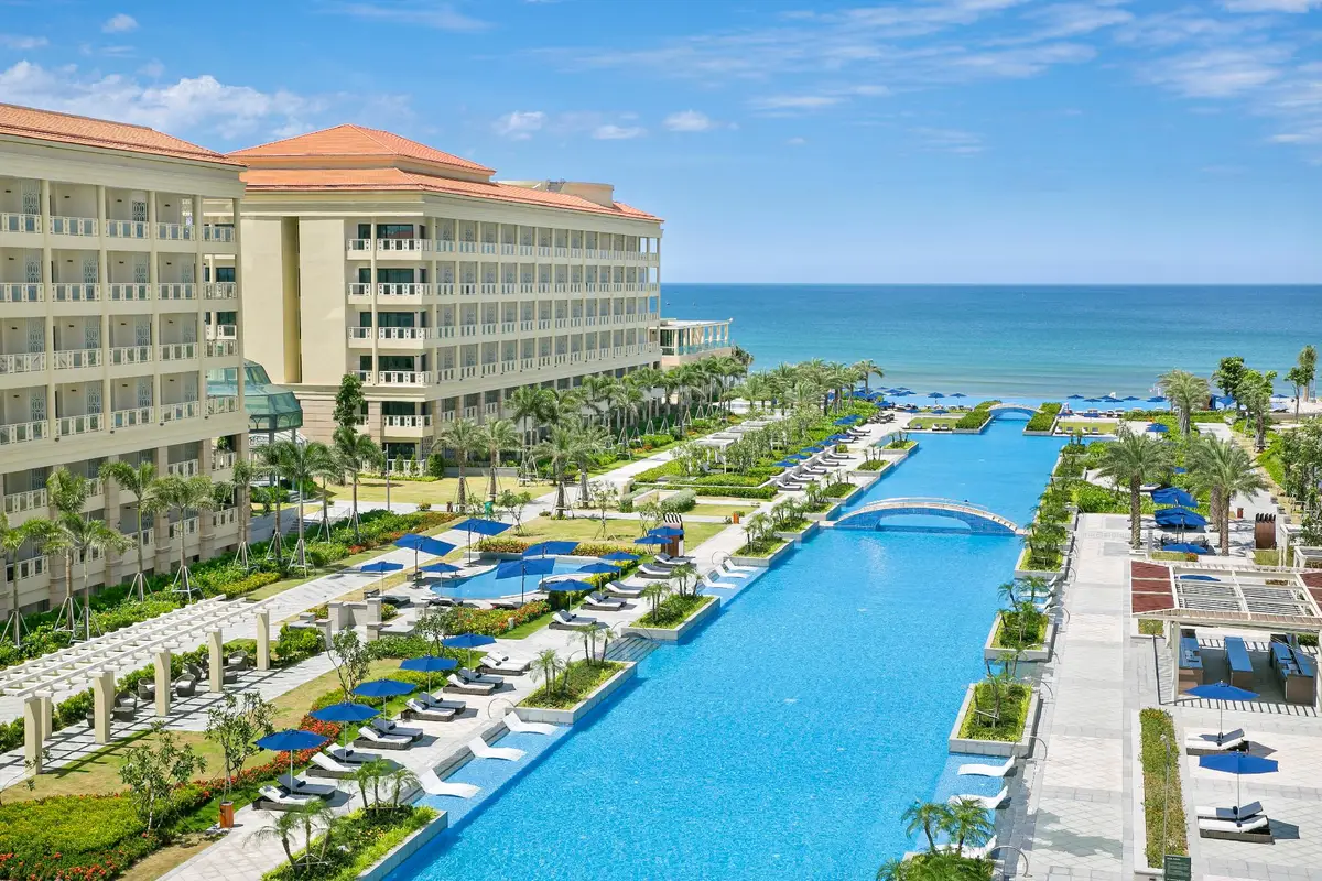 Sheraton Grand Danang Beach Resort &amp; Spa